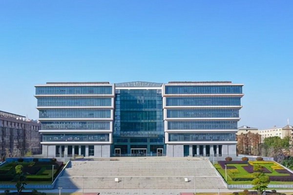 湖北工业大学